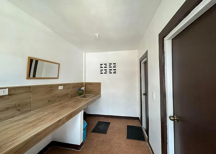 Alona Bohol Backpackers Hostel Panglao